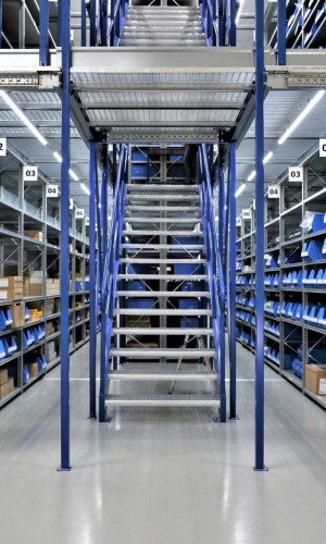 Rack warehouse storage installation