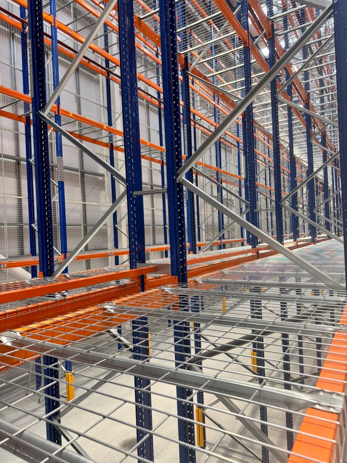 Mesh decking